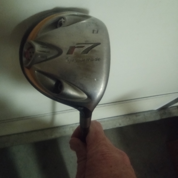 TaylorMade R7 Golf Driver - Picture 2 of 4